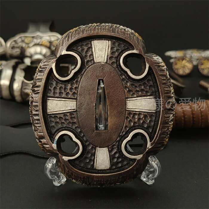 楽天市場】太刀金具 菊紋 刀鍔 目貫 縁頭 切羽 鐺 柄鞘一式金具 銅製