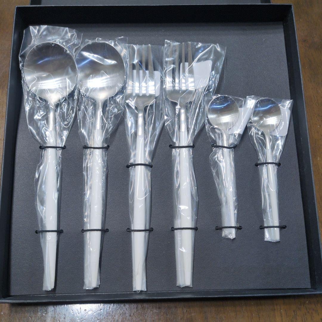 【Cutipol】クチポール ゴアホワイト シルバー6本 Cutipol カトラリーGOA WHITE x SILVER クチポール ～ サラグレース