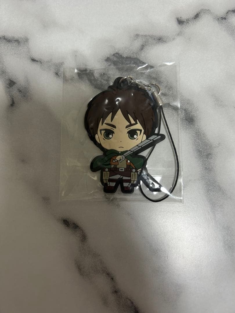 進撃の巨人　エレン・イェーガー　ラバーストラップ 進撃の巨人 キーホルダー エレン・イェーガー - メルカリ