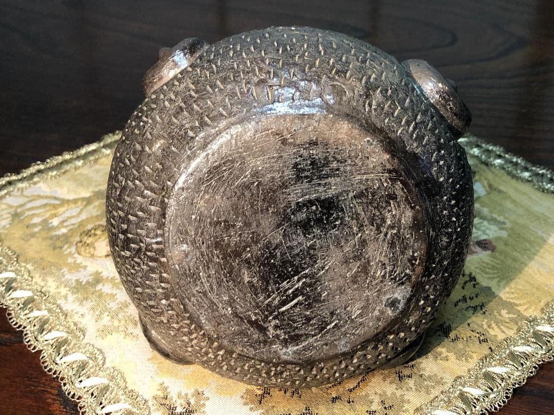 鐙形浮出文様注口壺 】 ペルー チャビン土器 - メルカリ